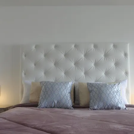 Sandra Rooms-3